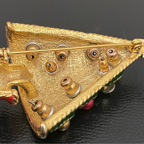 Vintage Unsigned Enamel Christmas Tree w/ 4pairs Of Earrings Holder Brooch Set - Picture 7 of 13
